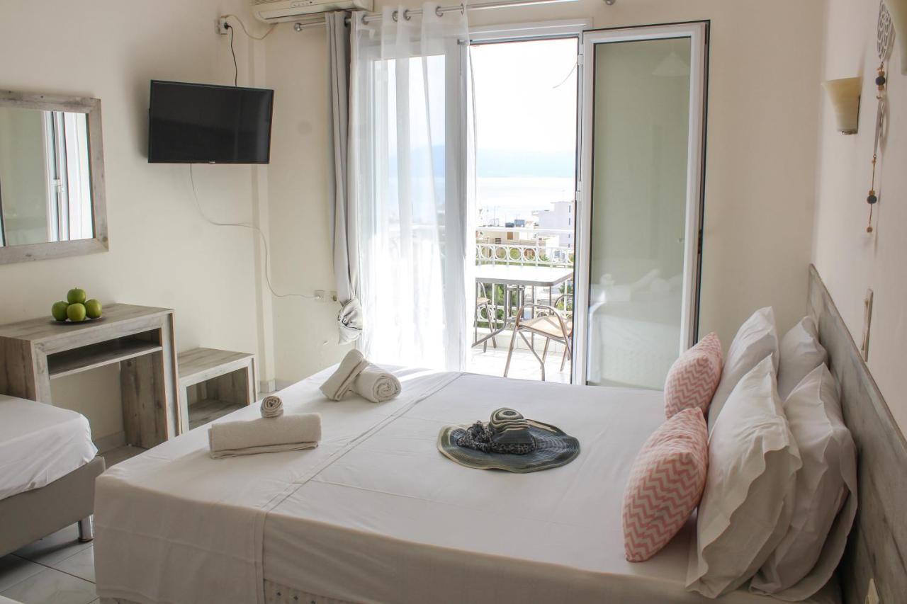 Iason Apartments Лутра Едипсу Екстериор снимка