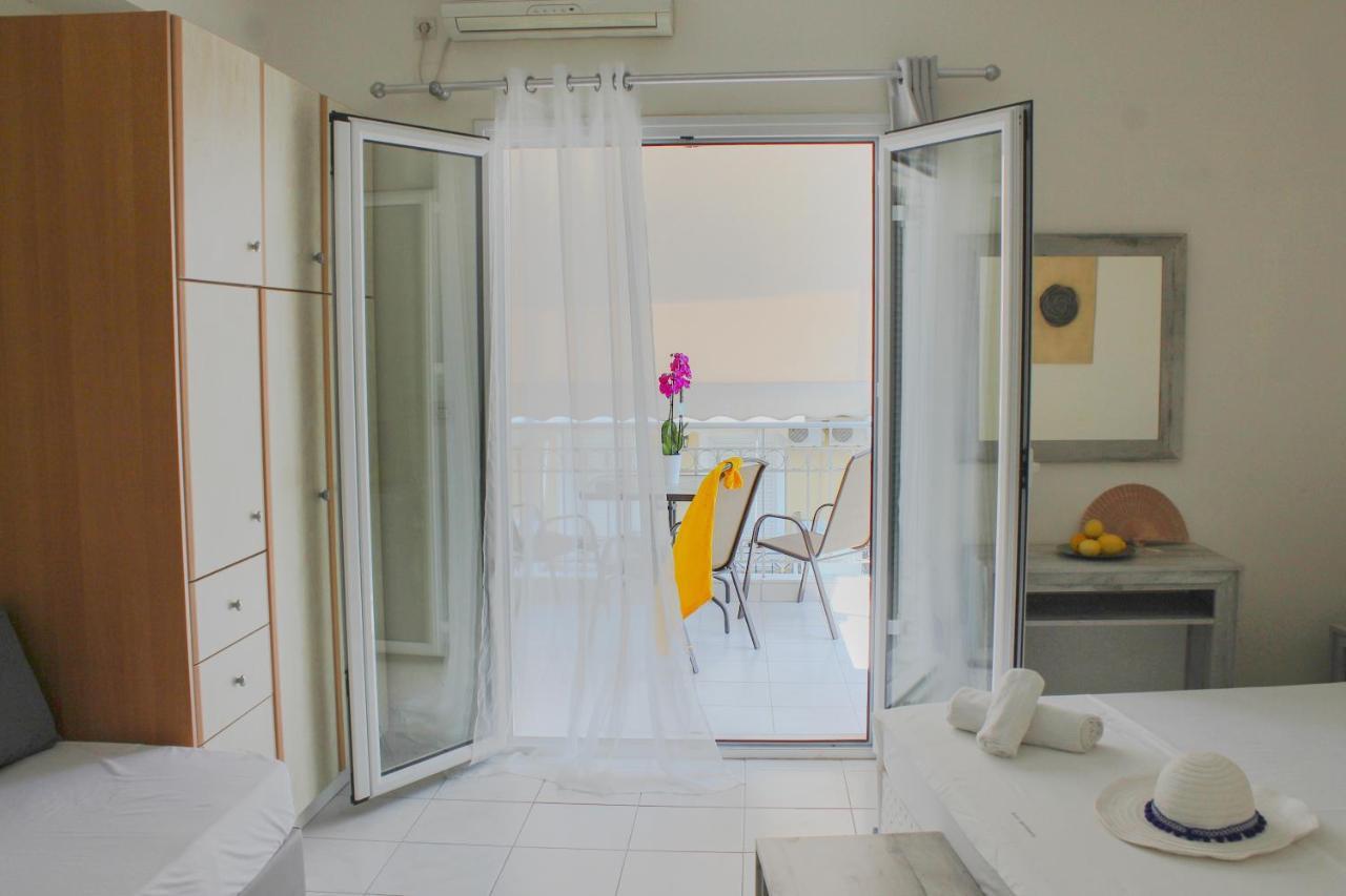 Iason Apartments Лутра Едипсу Екстериор снимка