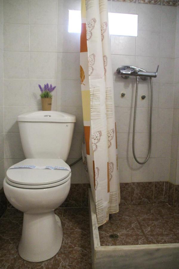 Iason Apartments Лутра Едипсу Екстериор снимка