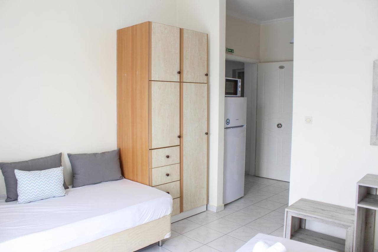 Iason Apartments Лутра Едипсу Екстериор снимка